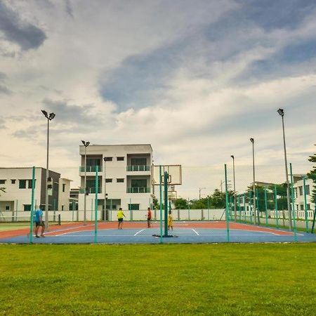 Setia Home Sitiawan Ktv 12+4 Pax Exterior photo