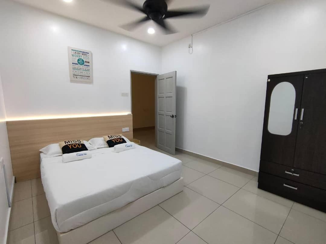 Setia Home Sitiawan Ktv 12+4 Pax Exterior photo